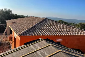 Charpente et couverture à Montpellier et Uzes 