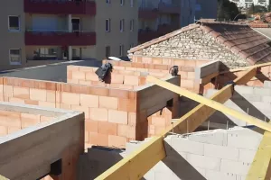 Charpente et couverture à Montpellier et Uzes 